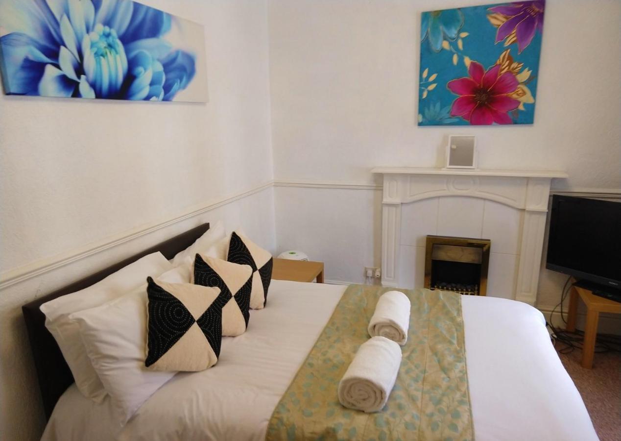 Napier Town House - Self Catering - Guesthouse Style - Twin And Double Rooms Уоркингтън Екстериор снимка
